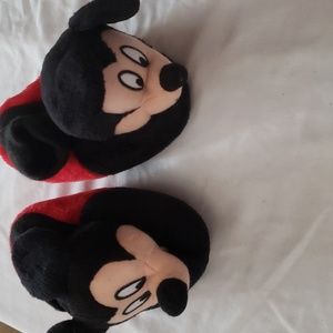 COPY - 1 pairs Mickeymouse  house shoes size 5/6
